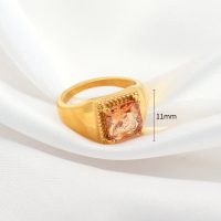 Chromatic-Signet-Gold_Champagne